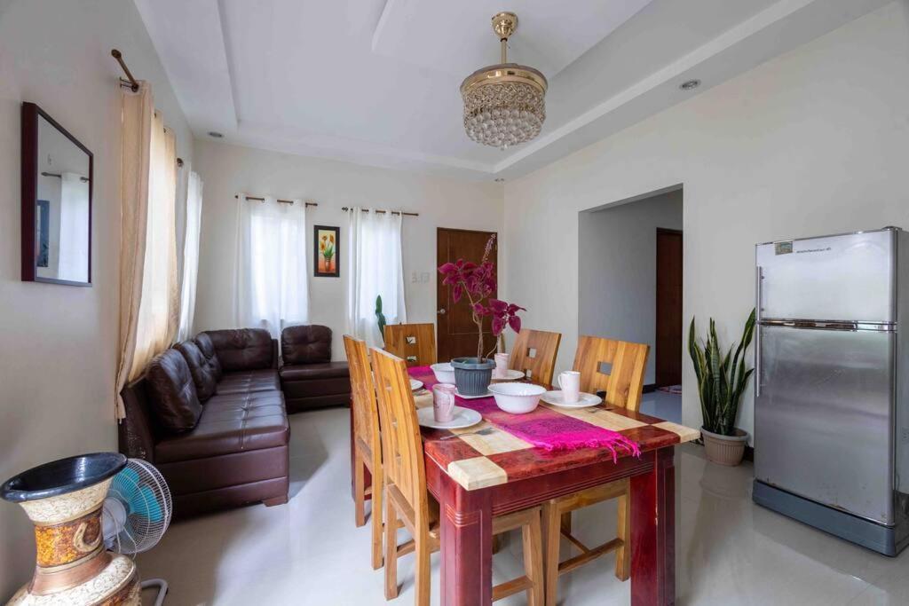 Four Bedroom Staycation House In Tagaytay Tagaytay City Zewnętrze zdjęcie