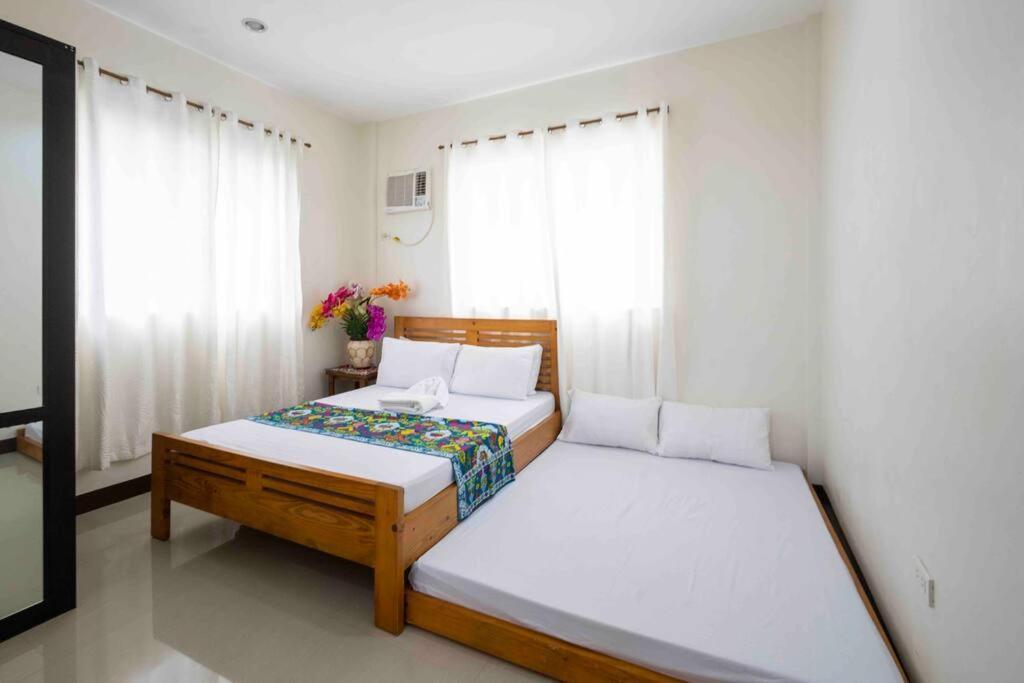 Four Bedroom Staycation House In Tagaytay Tagaytay City Zewnętrze zdjęcie