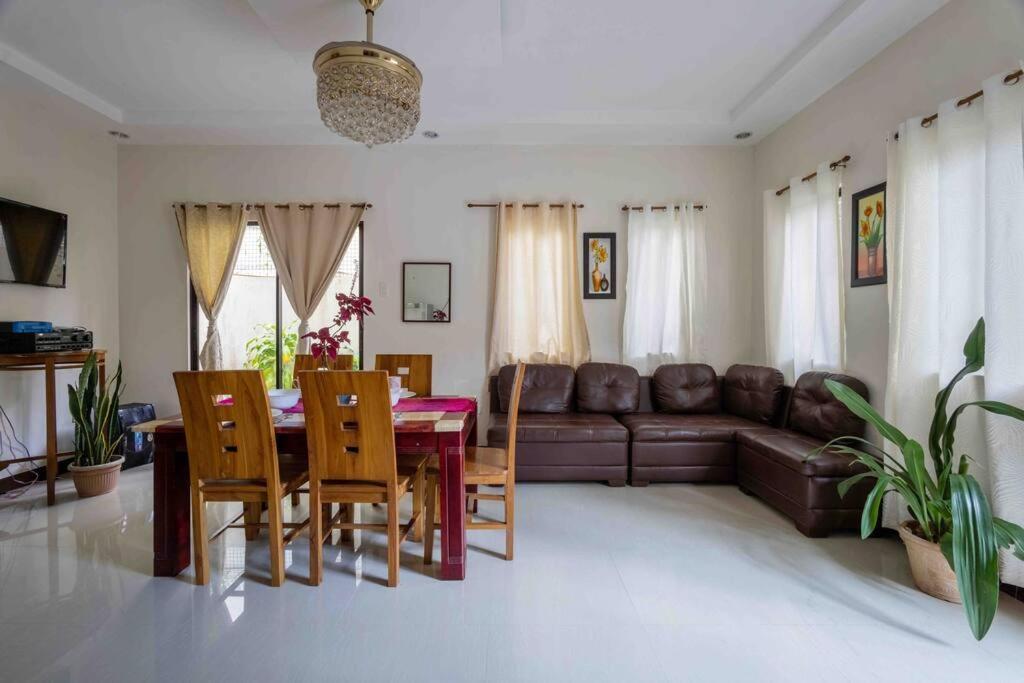 Four Bedroom Staycation House In Tagaytay Tagaytay City Zewnętrze zdjęcie